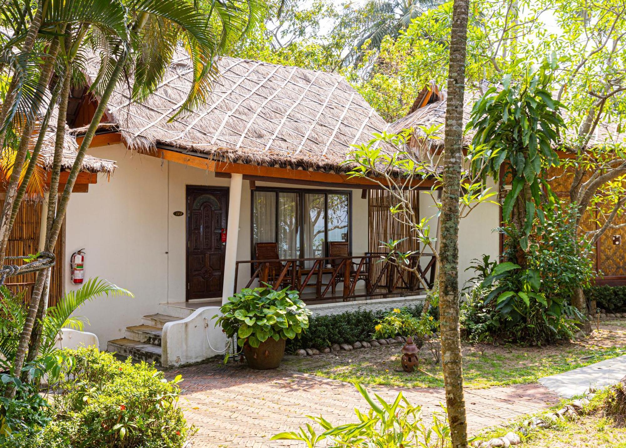 Lipa Lodge Beach Resort Lipa Noi Luaran gambar