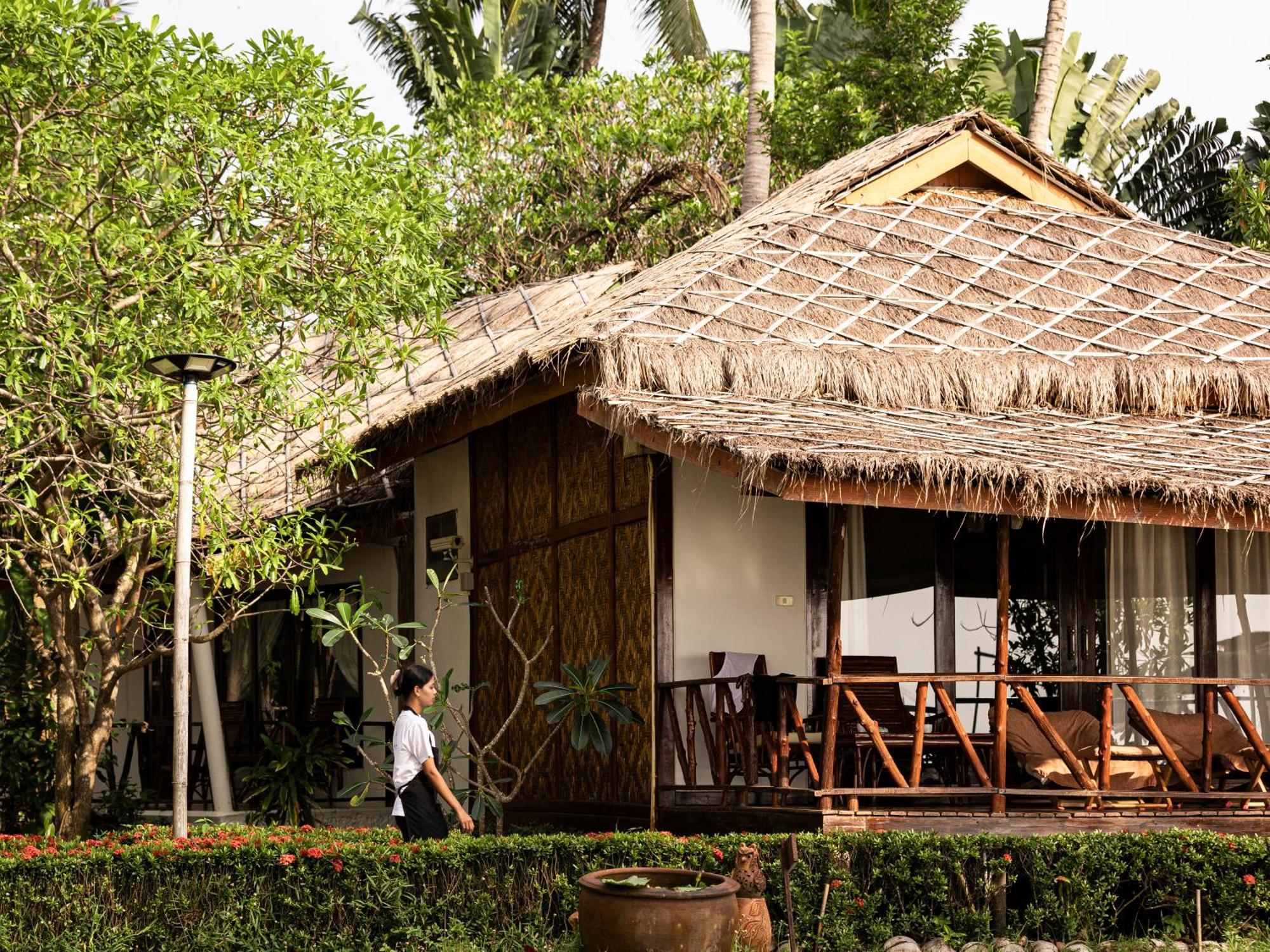 Lipa Lodge Beach Resort Lipa Noi Luaran gambar
